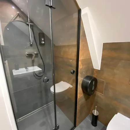 19 Auberge de jeunesse *