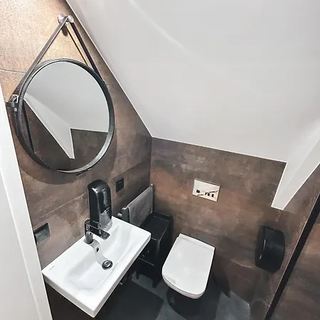 19 Auberge de jeunesse *